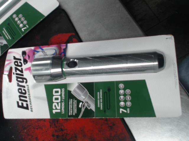 Lampe de poche 1200 lumens rechargeable