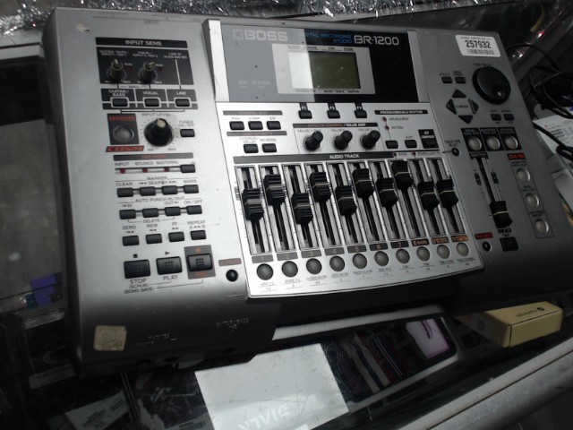 Table digital recording studio