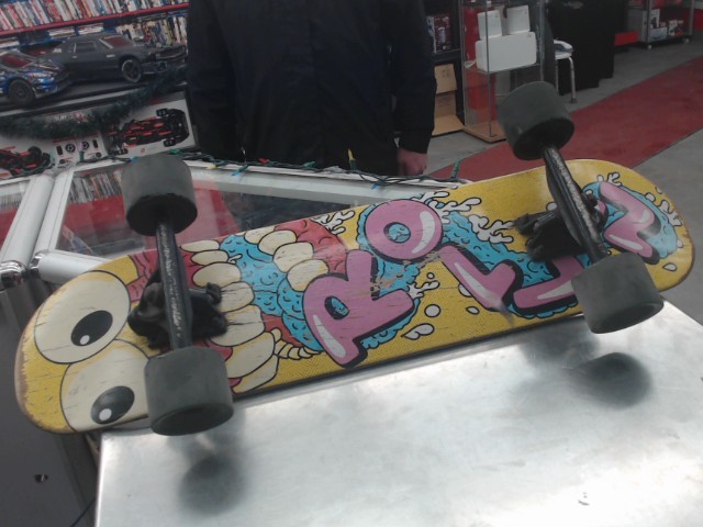 Planche de skate avec roue de long board