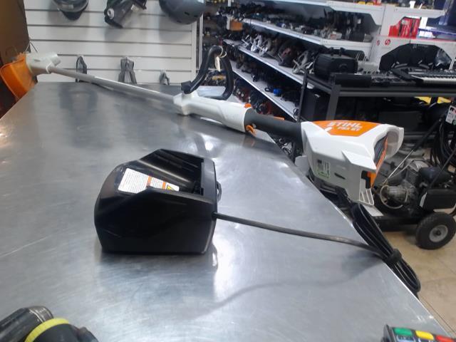 Weedeater + chargeur + batterie ds ms