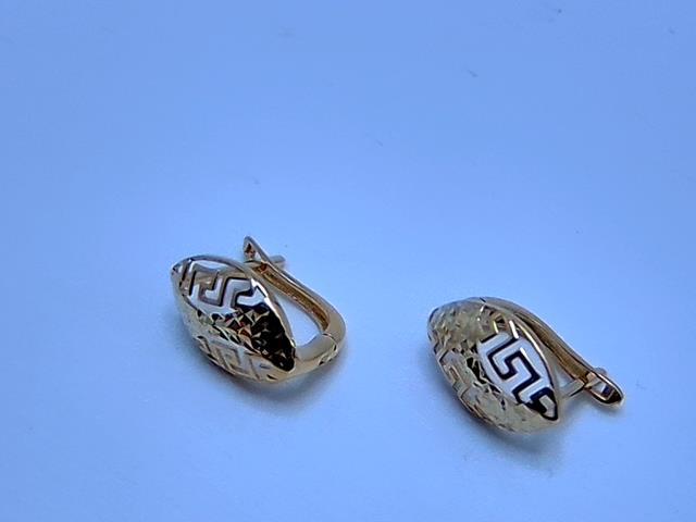 BOUCLES D OREILLES EN OR 10KT