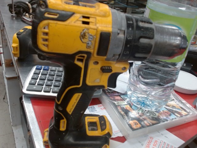Drill dewwalt sans batterie
