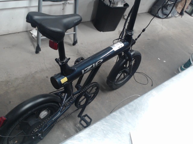 Velo eclectric izip avec acc