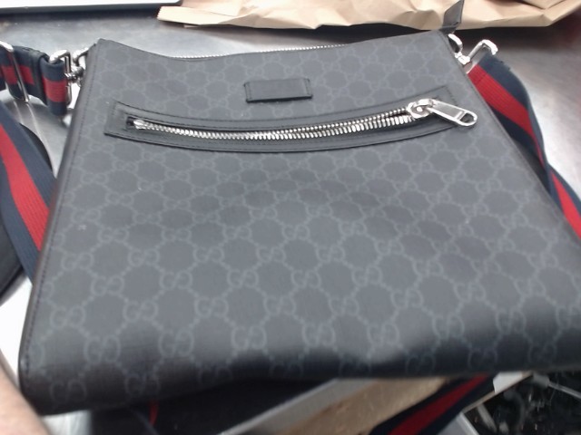 Gucci messenger bag