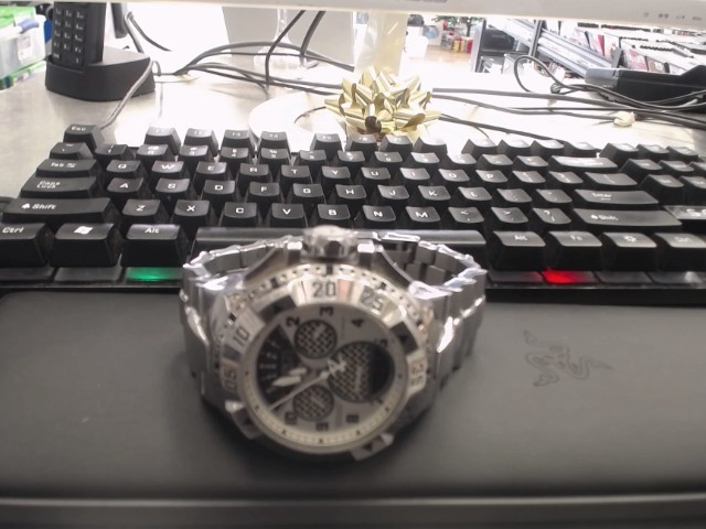 Montre couleur argent