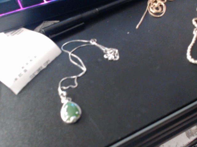 Chaine en argent avec pendantif