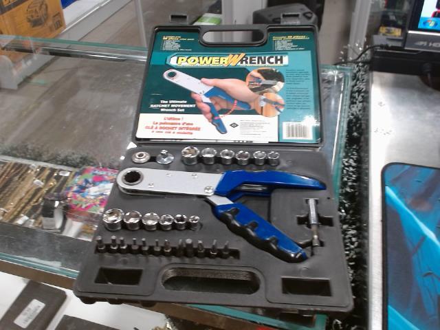 29 psc ratchet set comme new