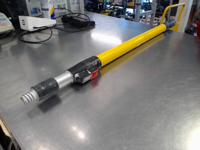 Petite pole extensible