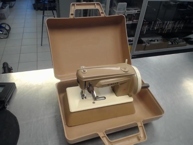 Machine a condre manuel