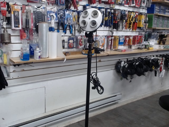 Lampe sur pied avec fil