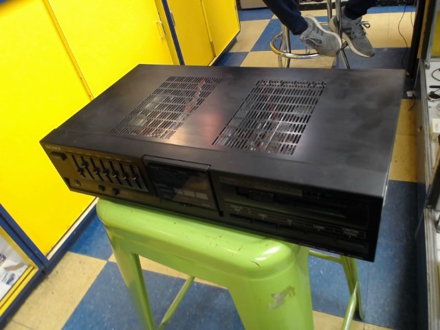 Stereo ampli noire bonne condition