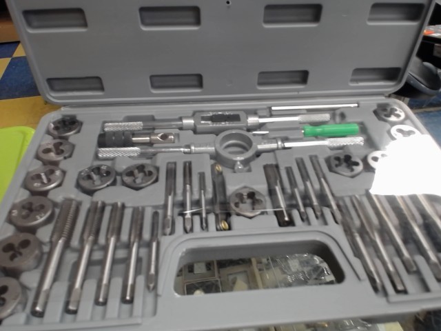 40pc tap and die set good condition