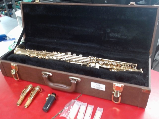 Saxophone soprano avec case + acc