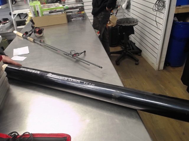 Canne a peche avec moulinet