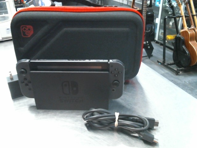 Switch avec dock et etuis