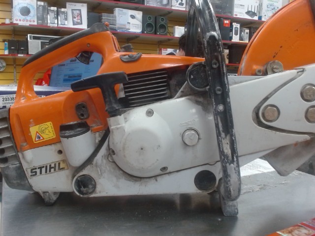 Scie a beton avec lame