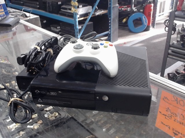 Console xbox 360+manette(fil)+fil