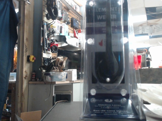 One side replacement handle