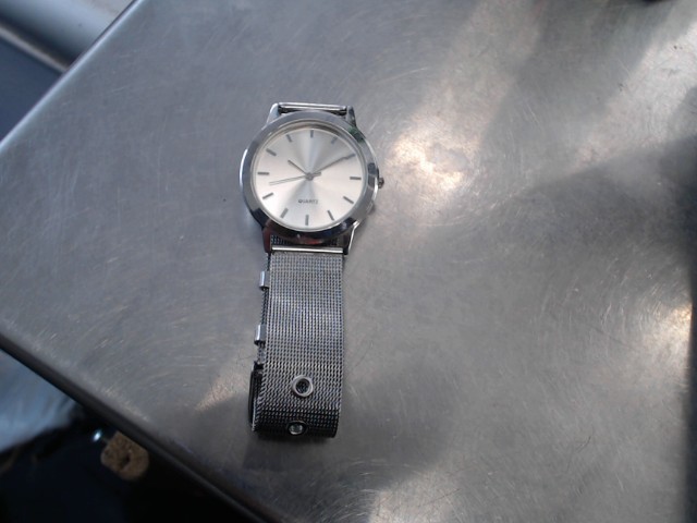 Montre femme chatelaine