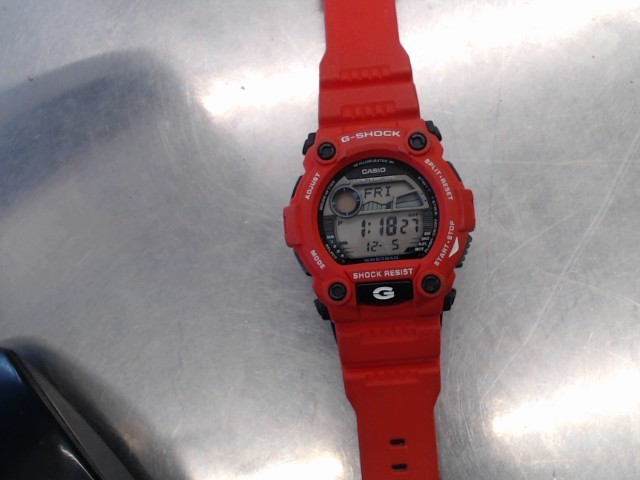 Montre g shock rouge
