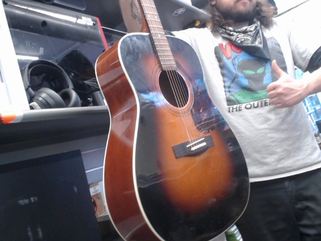 Yamaha acoustique + hard case