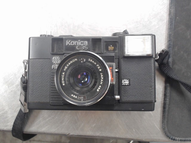 Appareil photo argentique noir