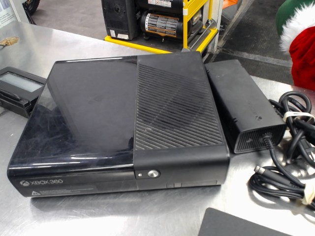 Xbox 360 + fil + manette