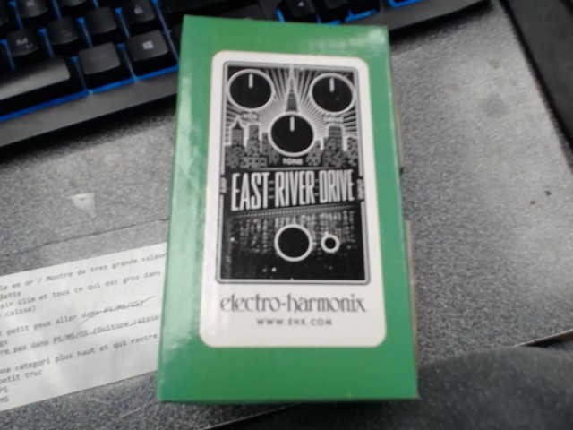 Guitar pedal in green box