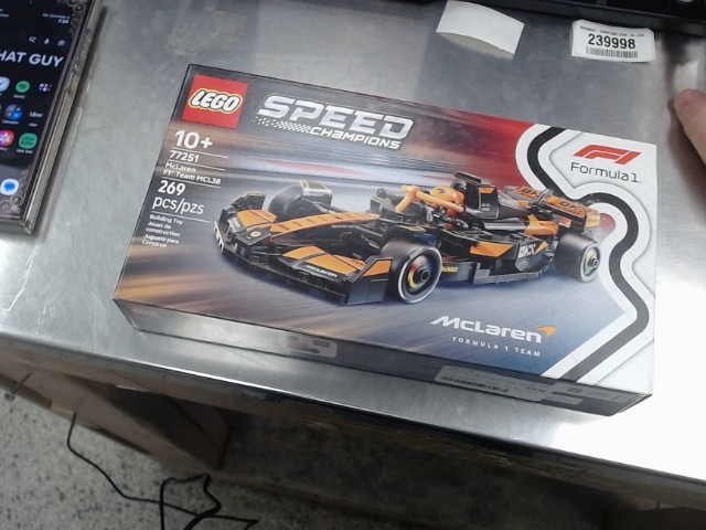 Mclaren f1 team mcl38