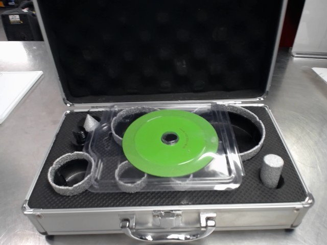 Diamond drill bit set