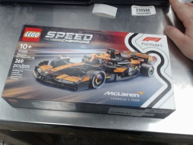 Mclaren f1 team mcl38