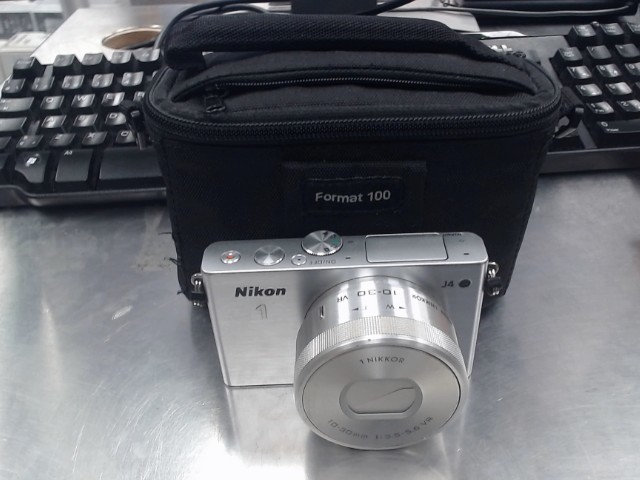 Nikon 1 j4 avec accessory+lens 10-30 vr
