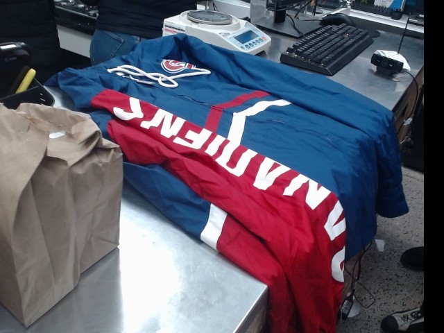 Zip canadiens brand new