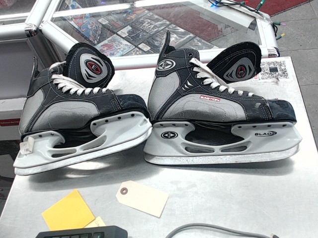 Patin a glace size 8