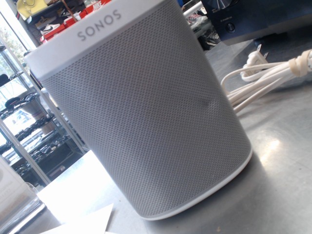 Wireless streaming speaker