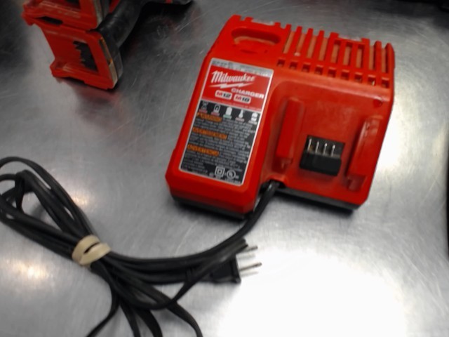 Chargeur milwaukee
