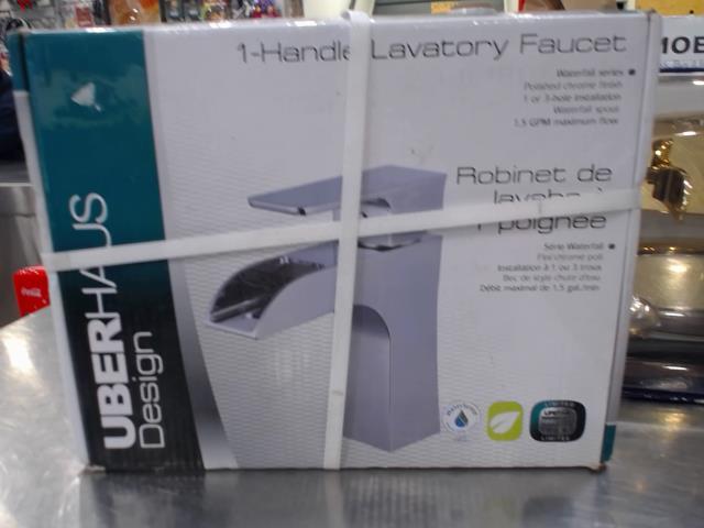 Robinet fini chrome poli