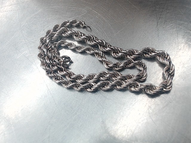 Chaine en argent torsade