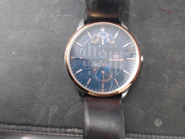 Montre tommy hilfinger