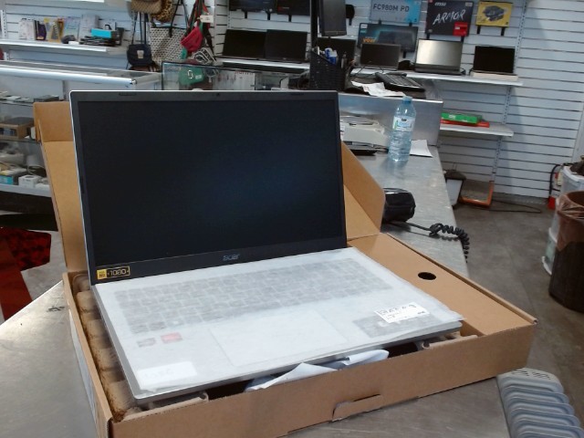 Laptop 8go ram 512gb pw:1986
