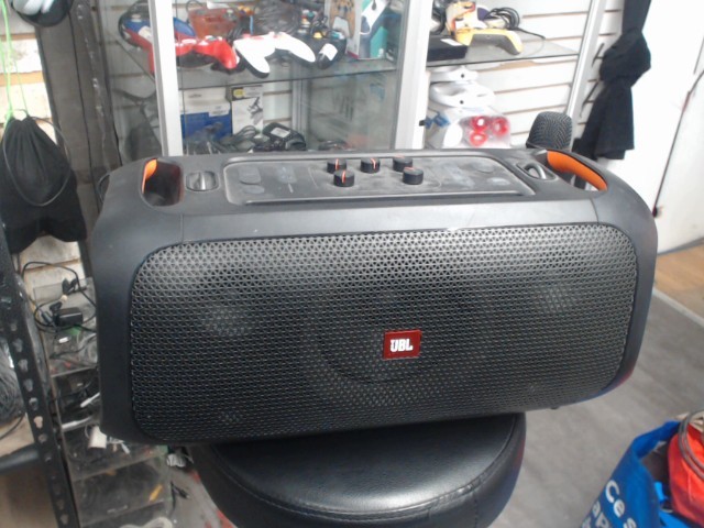 Speaker jbl partybox avec micro