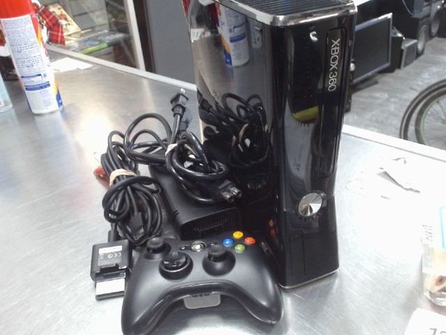 Xbox 360 s + man + acc