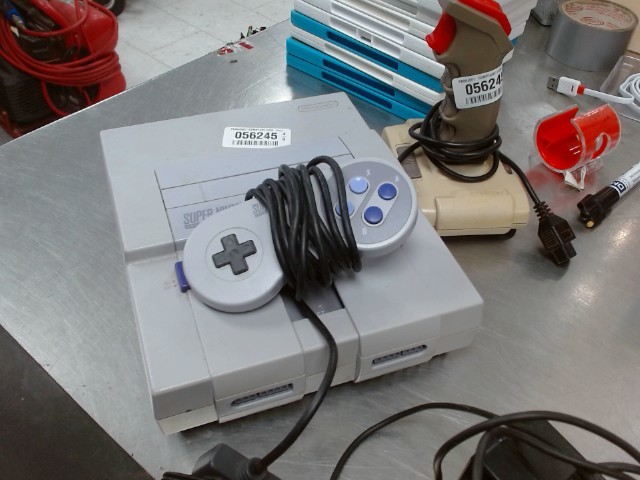 Console nes avec manette et fil