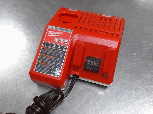 Chargeur milwaukee