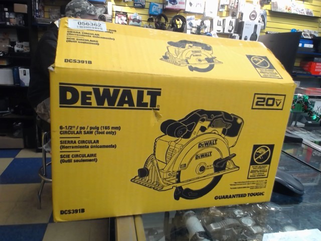 Circular saw dewalt new in box
