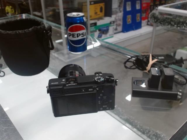 Sony alpha 6300 + lens + acc