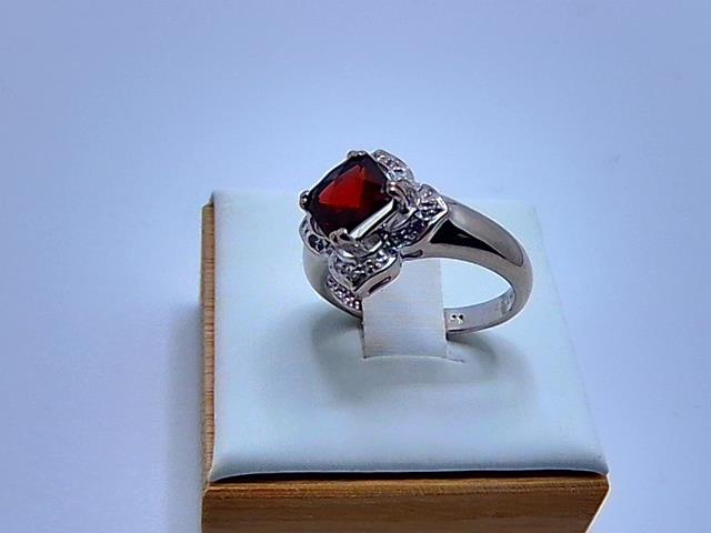 BAGUE EN OR 14KT   DIAMANTS