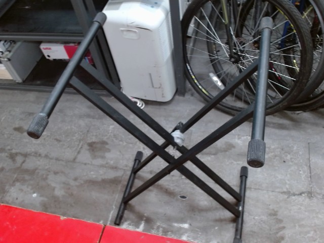 Stand pour keyboard