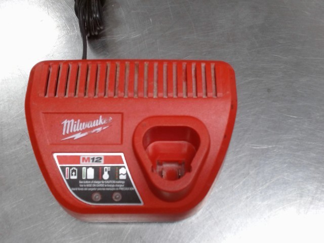 Chargeur milwaukee