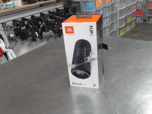 Speaker portatif bluetooth dans boite